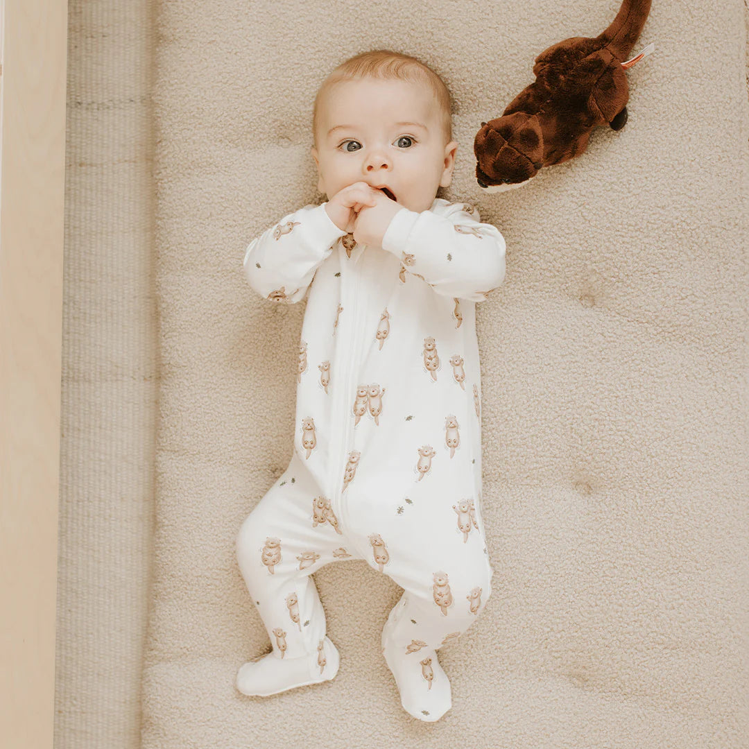 Otter Print on Off-White Sleeper