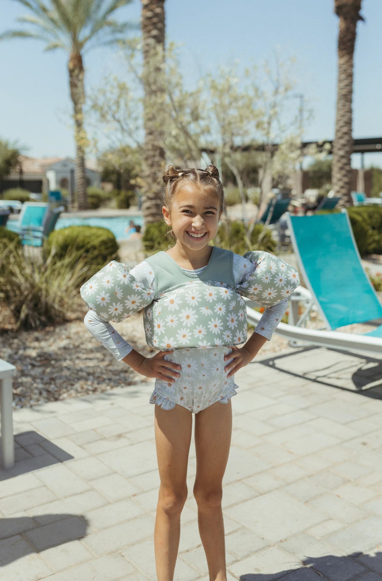 Sage Daisies Floatie