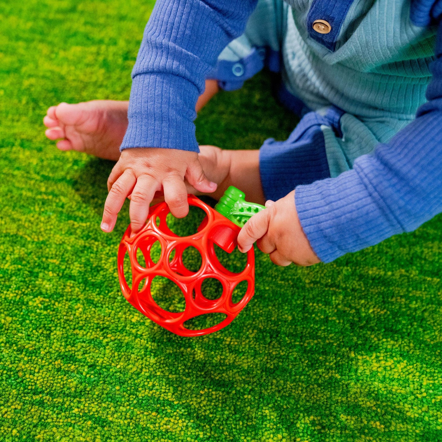 Hold My Own Easy-Grasp Teether Toy – Apple