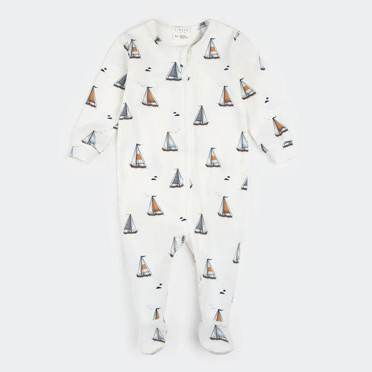 Sailboats Print on Off-White Sleeper