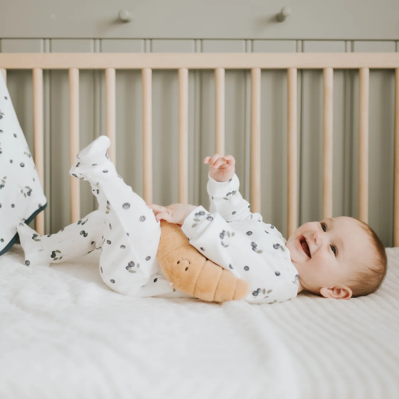 Blueberries Print on Off-White Ribbed Sleeper
