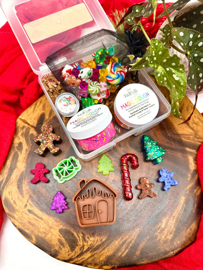 Gingerbread On-The-Go Magic Dough Play Kit