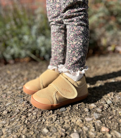 Tan Cruiser™ Natural Shoes for Toddlers (Size 8-10)