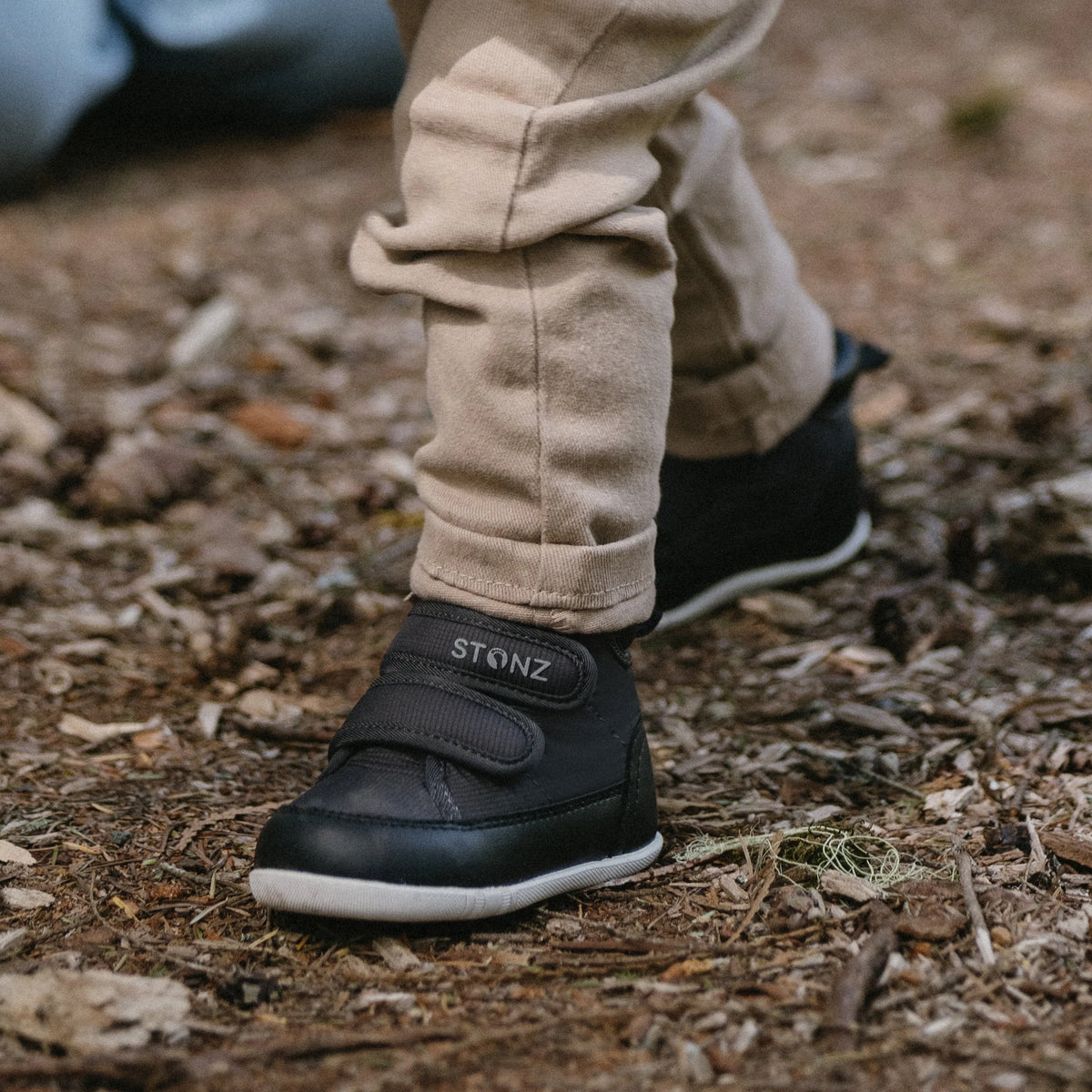 Black/Charcoal  - Journey Shoes