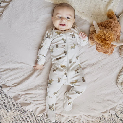 Highland Cow Print on Crème Sleeper