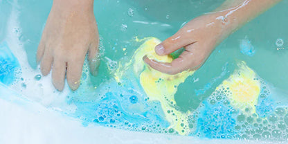 Hullabaloo Blue Funky Fish Food