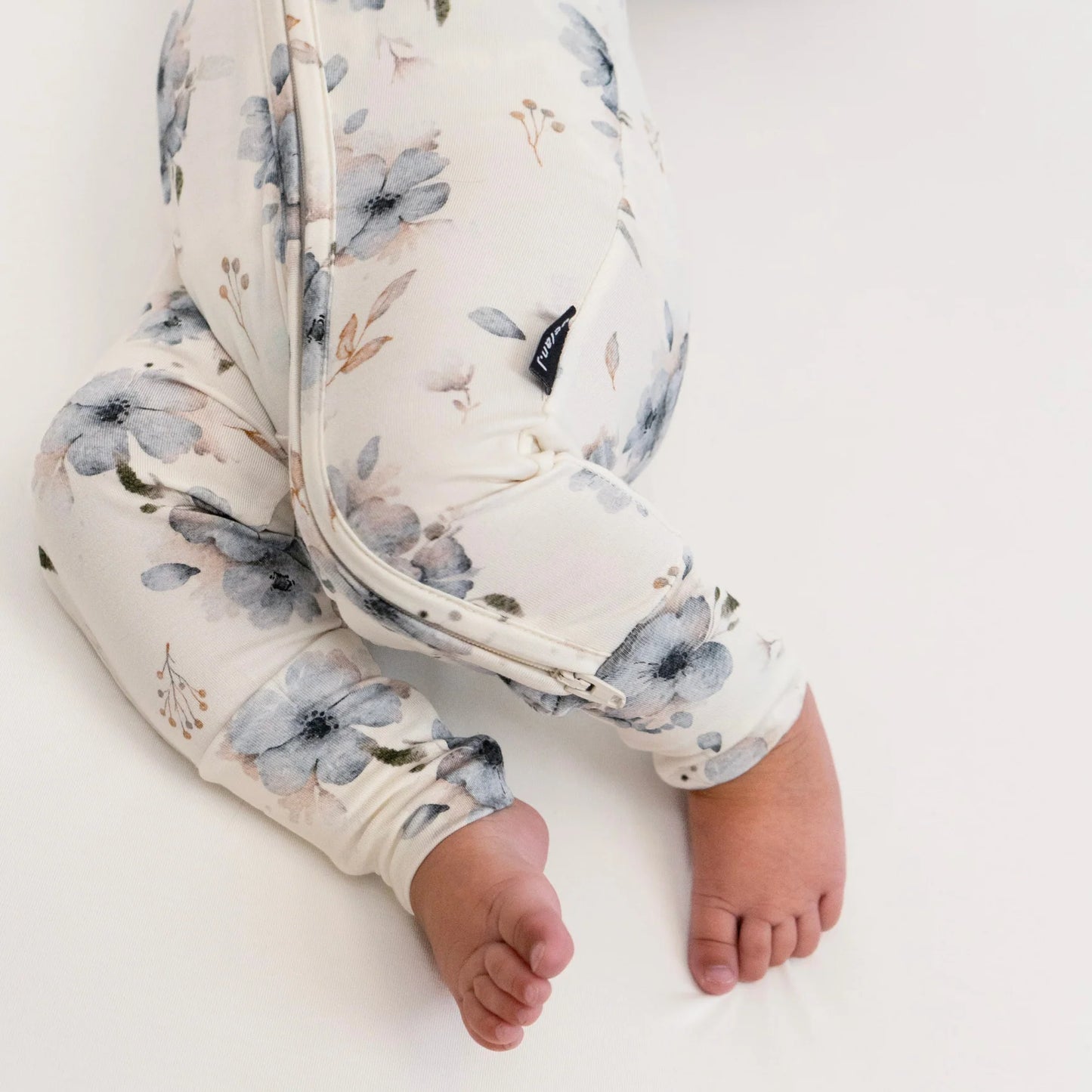 Zipper Sleeper - Frosty Floral