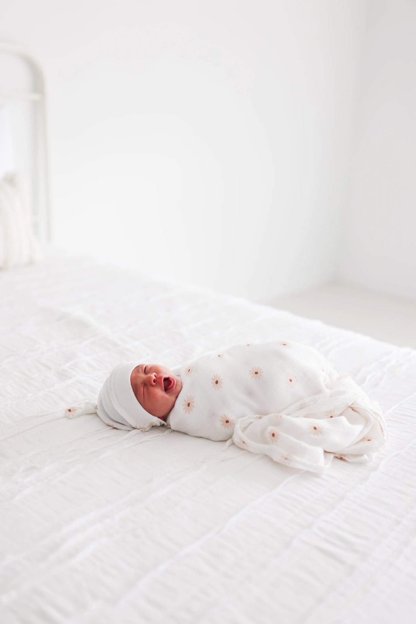 Daisies - Muslin Swaddle