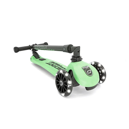 Highwaykick 3 LED Scooter - Kiwi
